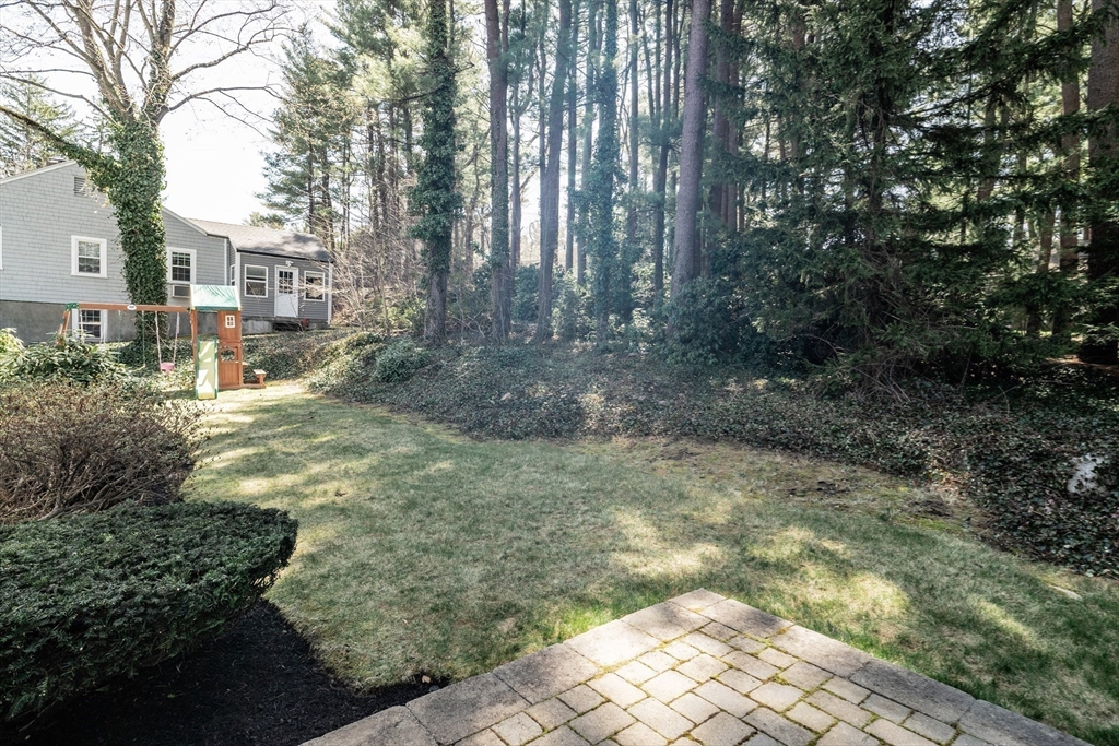 37 Locksley Road Lynnfield, MA 01940 - Photo 23 of 32 Gallery Image 23