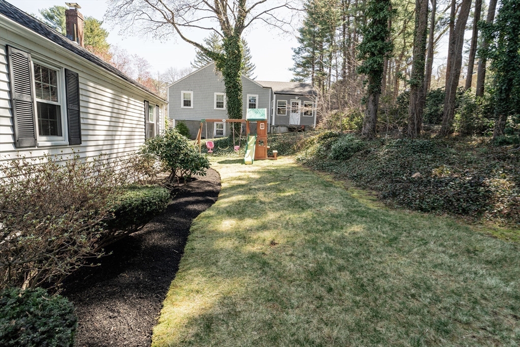 37 Locksley Road Lynnfield, MA 01940 - Photo 24 of 32 Gallery Image 24