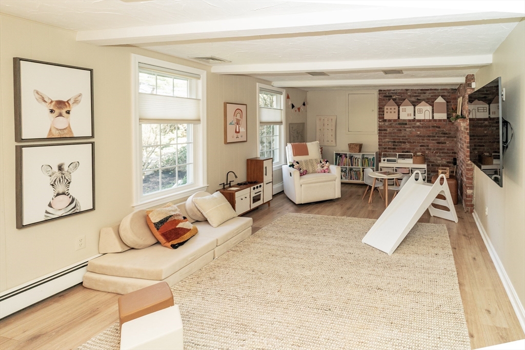37 Locksley Road Lynnfield, MA 01940 - Photo 5 of 32 Gallery Image 5
