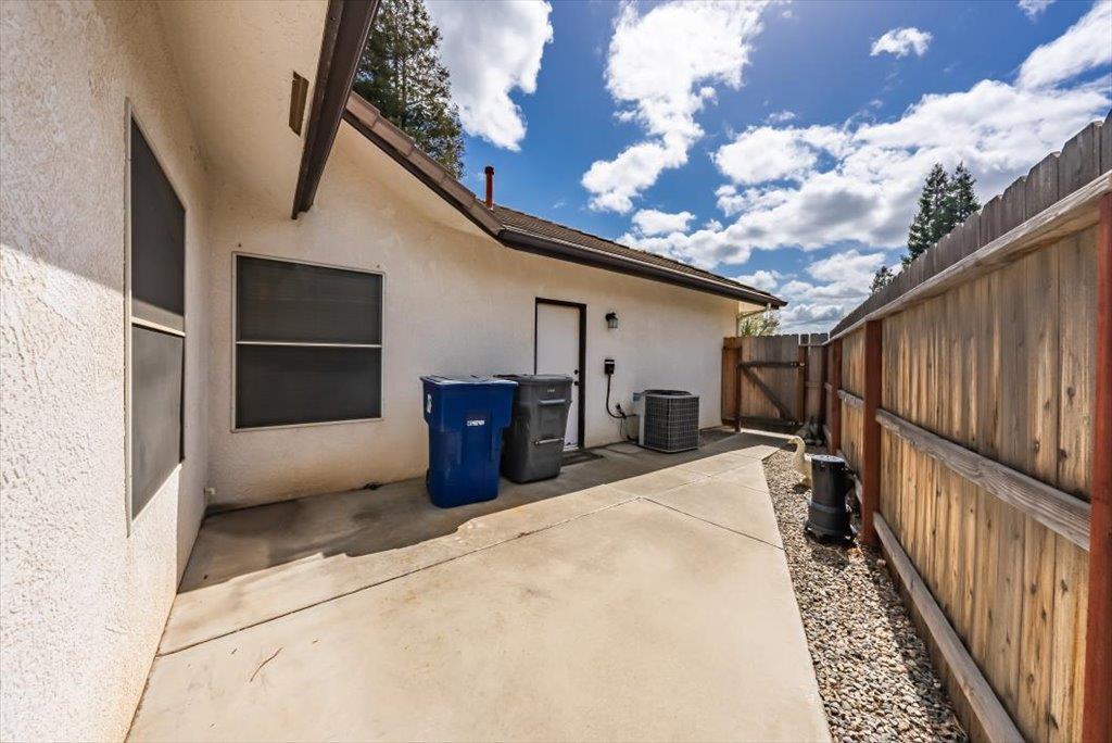 3159 Cedar Creek Lane Madera, CA 93637 - Photo 31 of 37