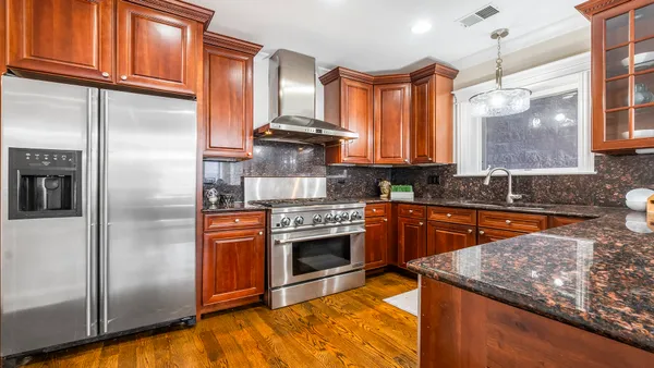 $669,000 | 912 West Fletcher Street, Unit 2, Chicago, IL 60657