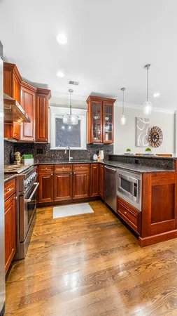 $669,000 | 912 West Fletcher Street, Unit 2, Chicago, IL 60657