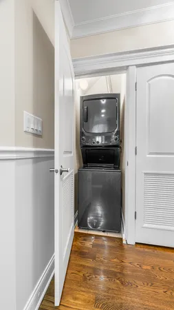 $669,000 | 912 West Fletcher Street, Unit 2, Chicago, IL 60657