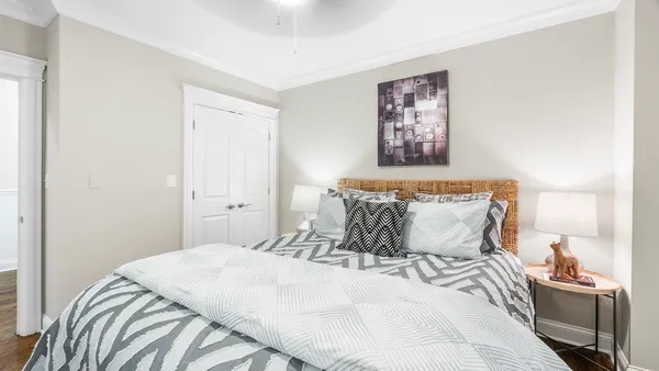 $669,000 | 912 West Fletcher Street, Unit 2, Chicago, IL 60657
