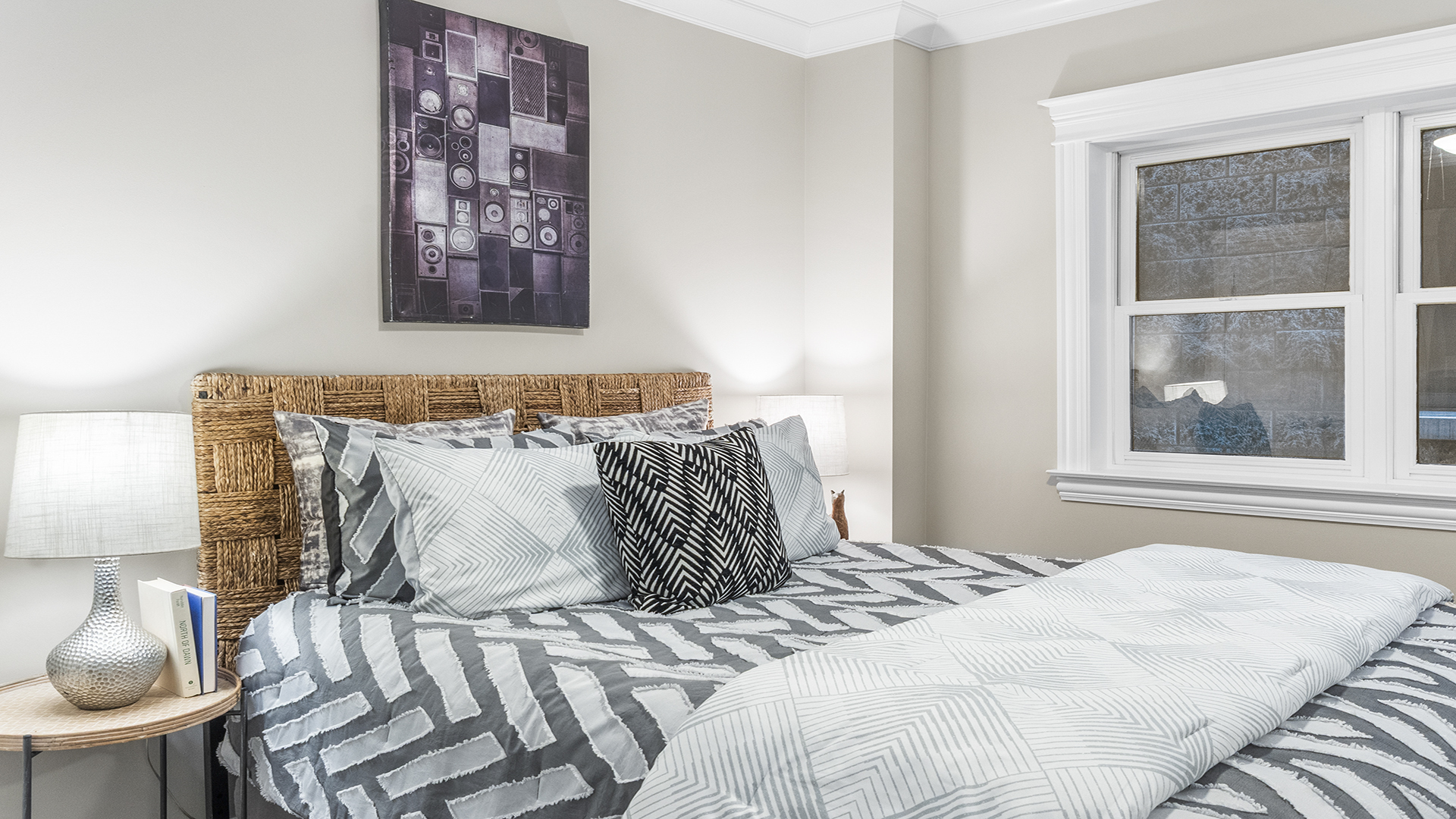 912 West Fletcher Street, Unit 2 Chicago, IL 60657 - Photo 18 of 29 a bedroom with a bed and a window