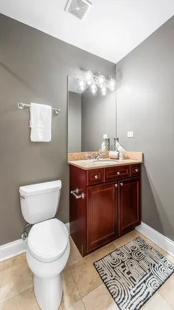 $669,000 | 912 West Fletcher Street, Unit 2, Chicago, IL 60657
