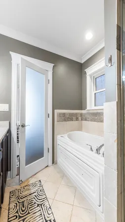 $669,000 | 912 West Fletcher Street, Unit 2, Chicago, IL 60657