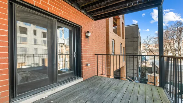 $669,000 | 912 West Fletcher Street, Unit 2, Chicago, IL 60657
