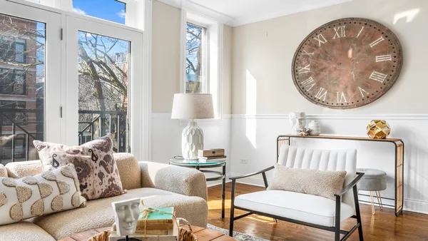 $669,000 | 912 West Fletcher Street, Unit 2, Chicago, IL 60657