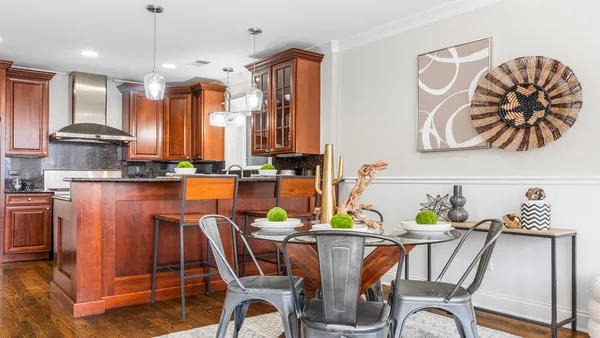 $669,000 | 912 West Fletcher Street, Unit 2, Chicago, IL 60657