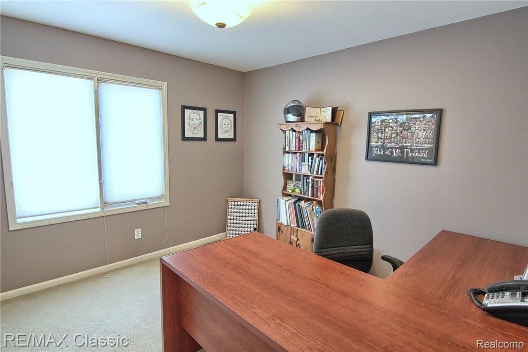 2029 Roundtree Rochester, MI 48307 - Photo 25 of 30 4th_Bedroom.jpg