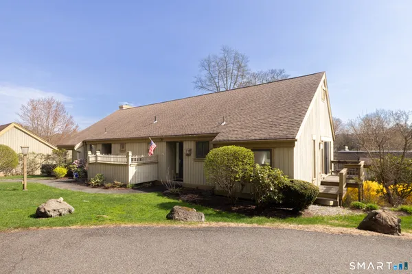 $239,900 | 12 Heritage Village, Unit B, Southbury, CT 06488