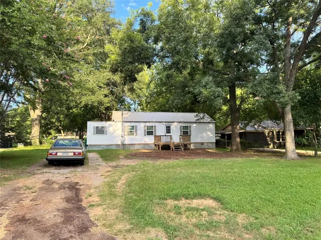 $84,400 | 410 Heights Boulevard, Omaha, TX 75571