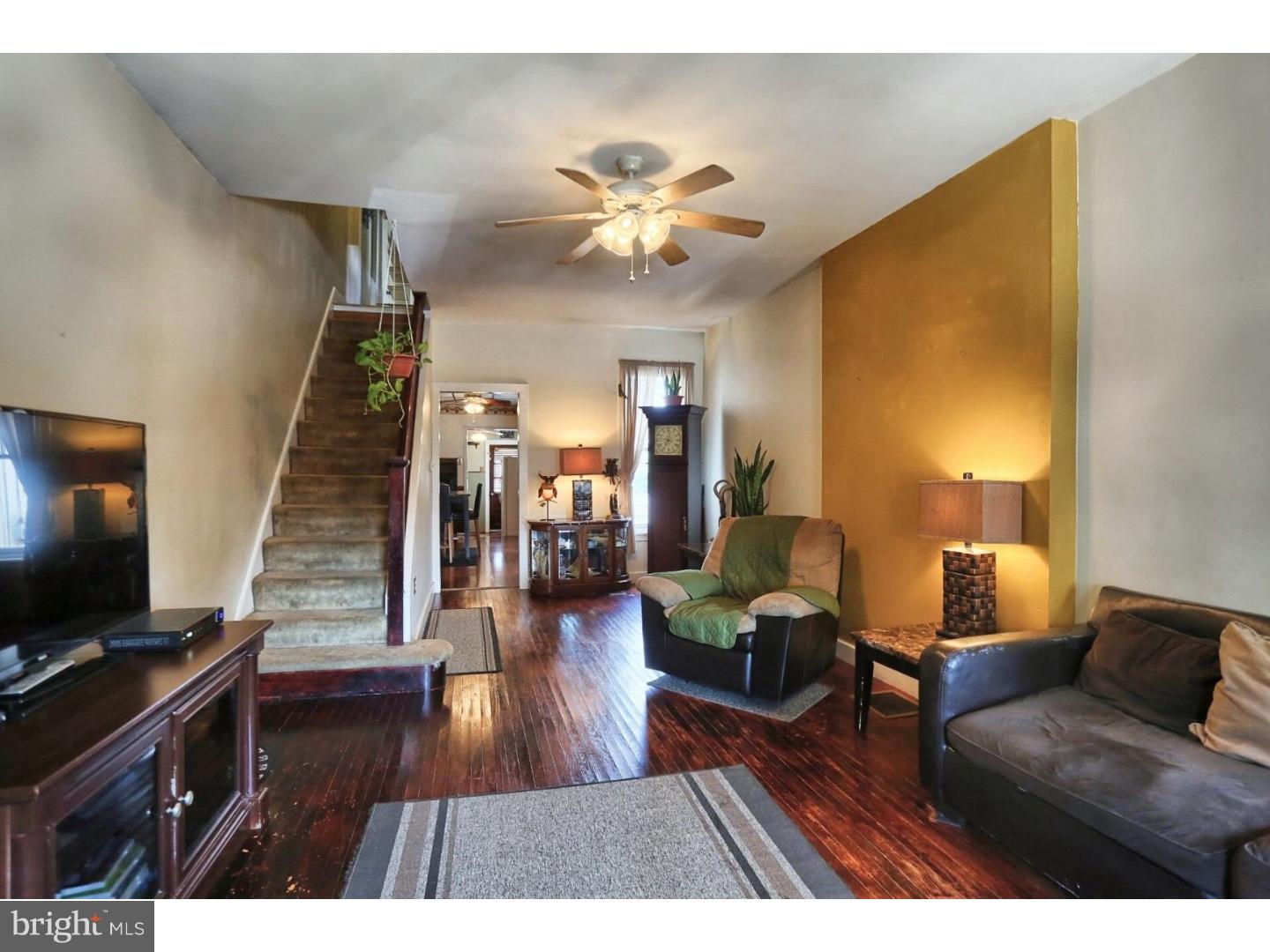 537 Robeson Street Reading, PA 19601 - Photo 1 of 15 Living Room