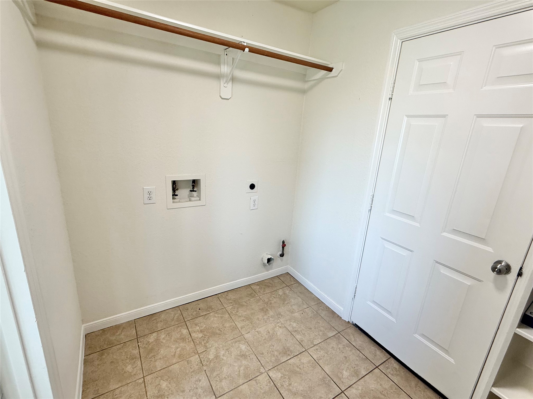 3430 Falcon Trail Court Spring, TX 77373 - Photo 14 of 31 Utility room on first floor.