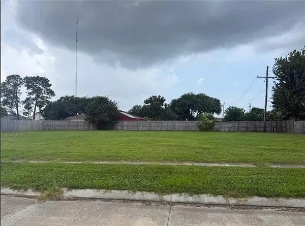 $35,000 | 3608 Lyndell Drive, Chalmette, LA 70043