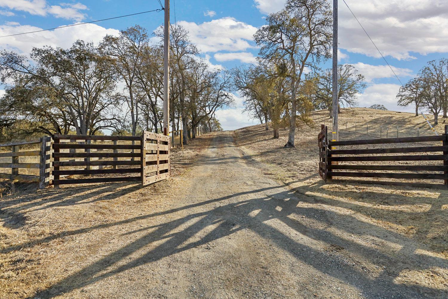 178 Carmel Road Burson, CA 95225 - Photo 5 of 67