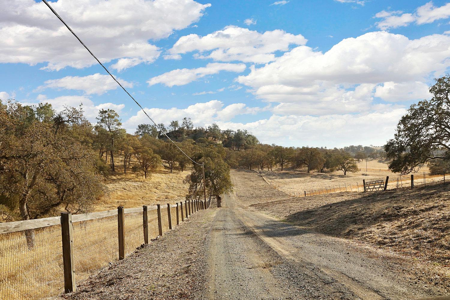 178 Carmel Road Burson, CA 95225 - Photo 6 of 67