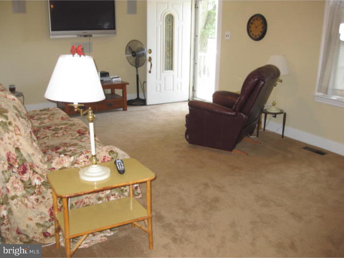 368 Ruth Avenue Aston, PA 19014 - Photo 11 of 25 Family Room