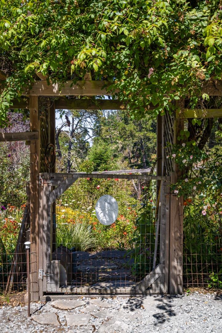 540 Aguajito Road Carmel, CA 93923 - Photo 31 of 35