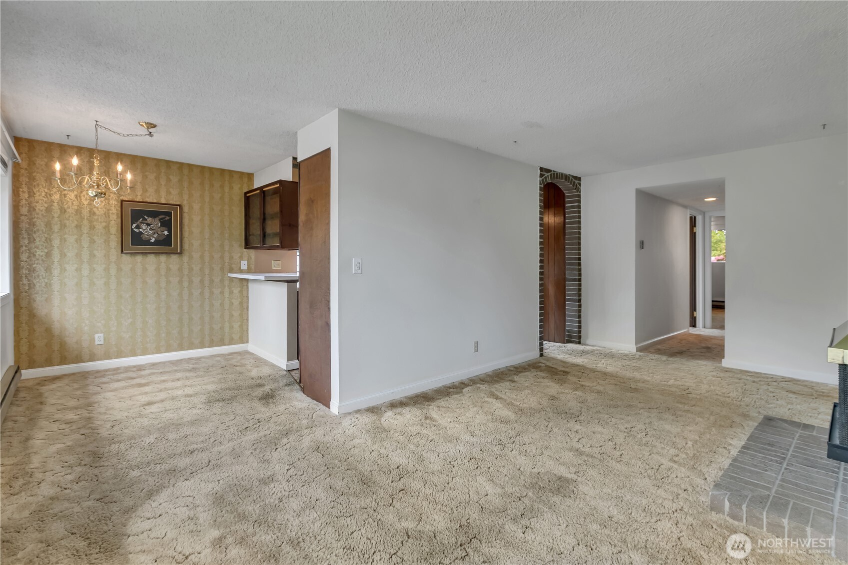 412 213th Place Southwest, Unit 21D Bothell, WA 98021 - Photo 9 of 28 a view of an empty room