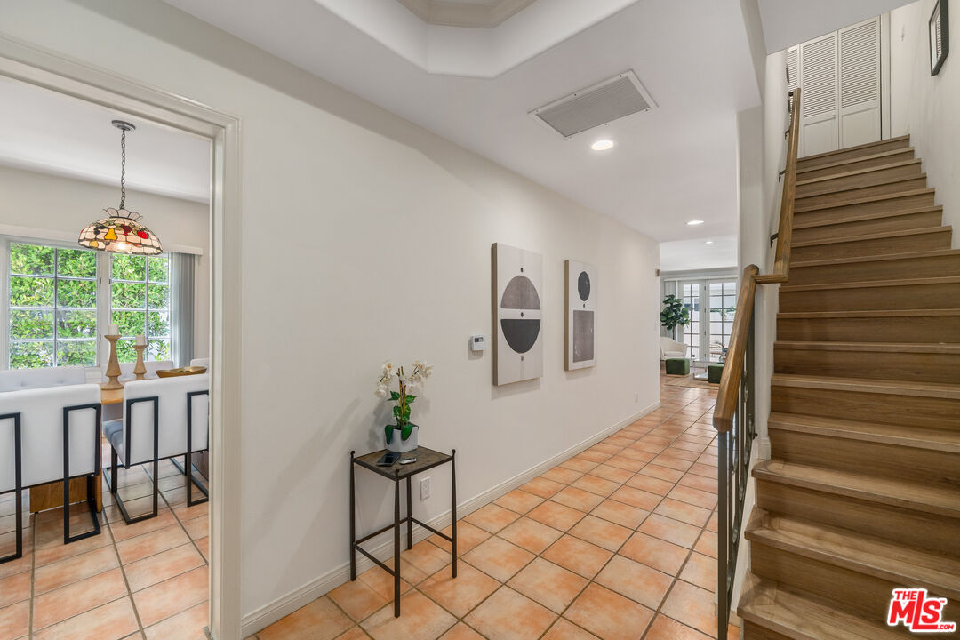 1663 Malcolm Avenue, Unit 103 Los Angeles, CA 90024 - Photo 4 of 45