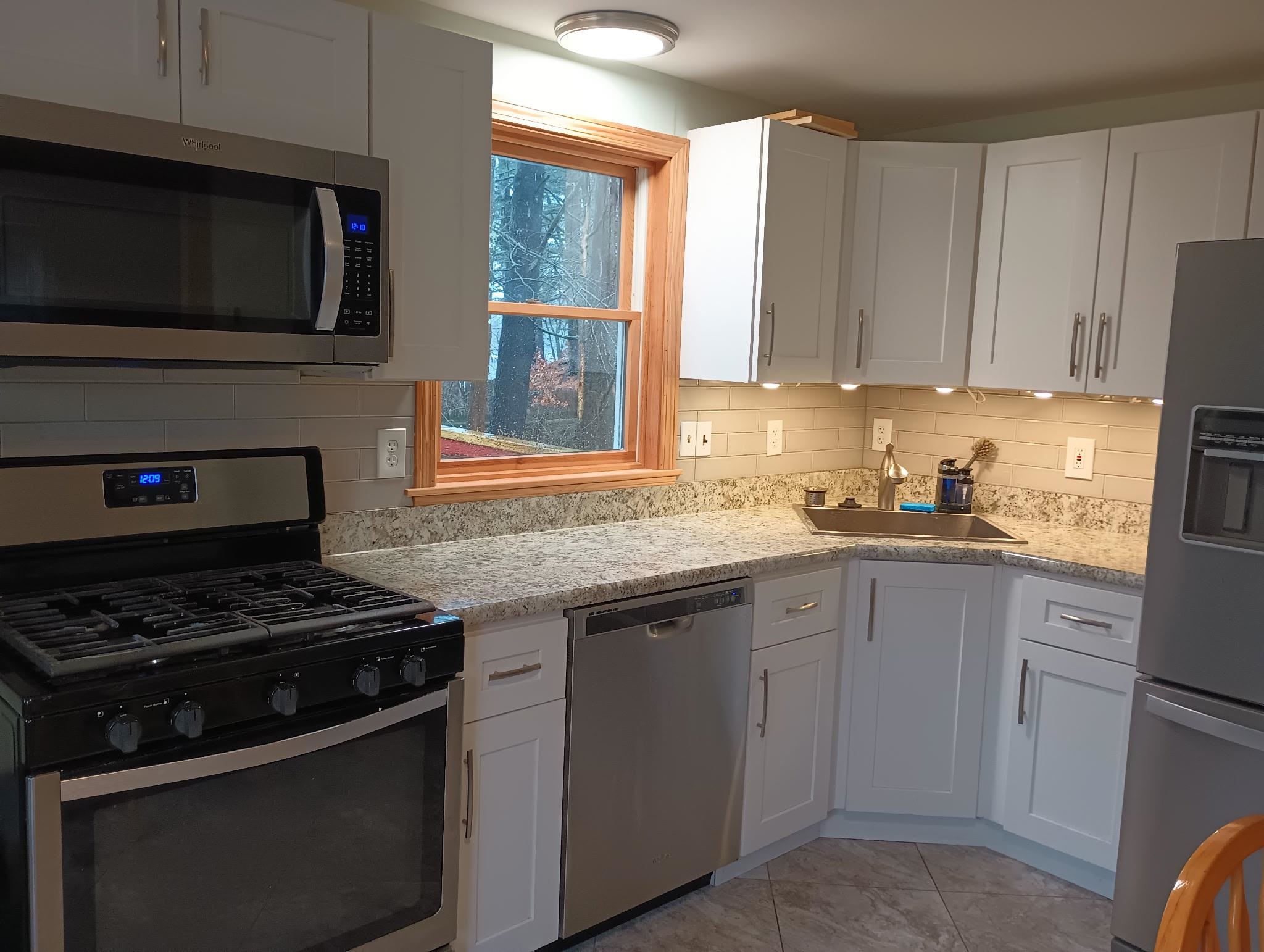 46 Townhouse Road Allenstown, NH 03275 - Photo 2 of 14