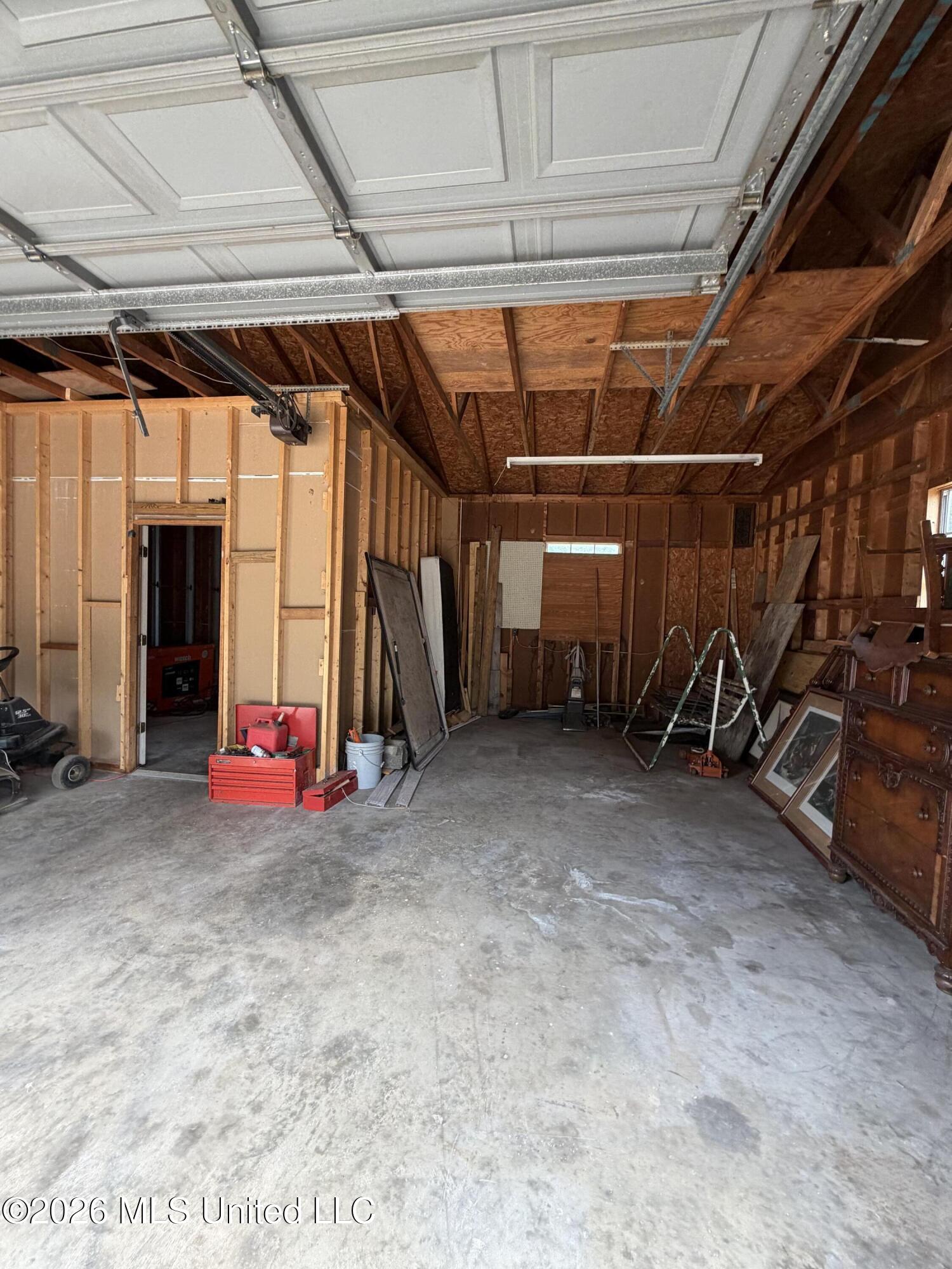 1022 Riverview Road Sardis, MS 38666 - Photo 11 of 19 garage / workshop