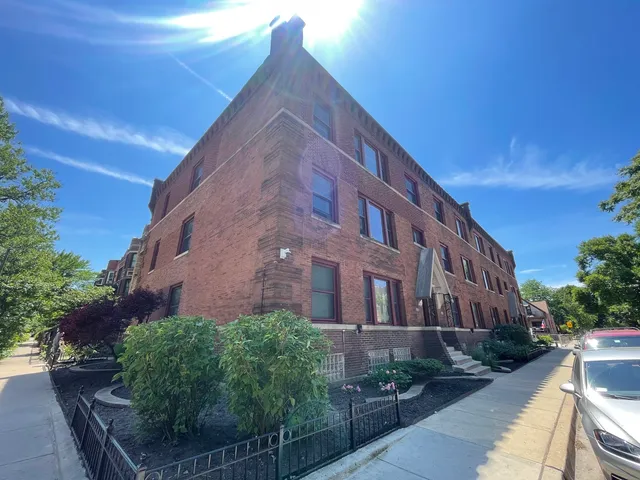 $2,250 | 2539 West Iowa Street, Unit 2, Chicago, IL 60622