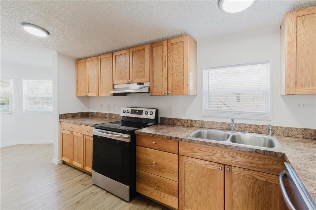15401 Nava Street Hudson, FL 34667 - Photo 14 of 41