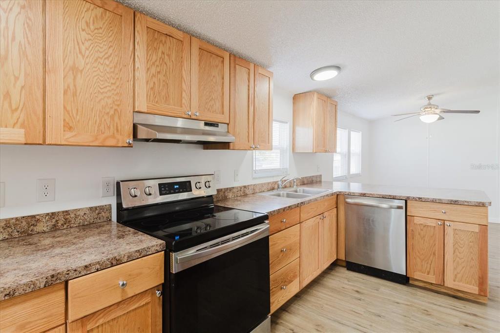 15401 Nava Street Hudson, FL 34667 - Photo 15 of 41