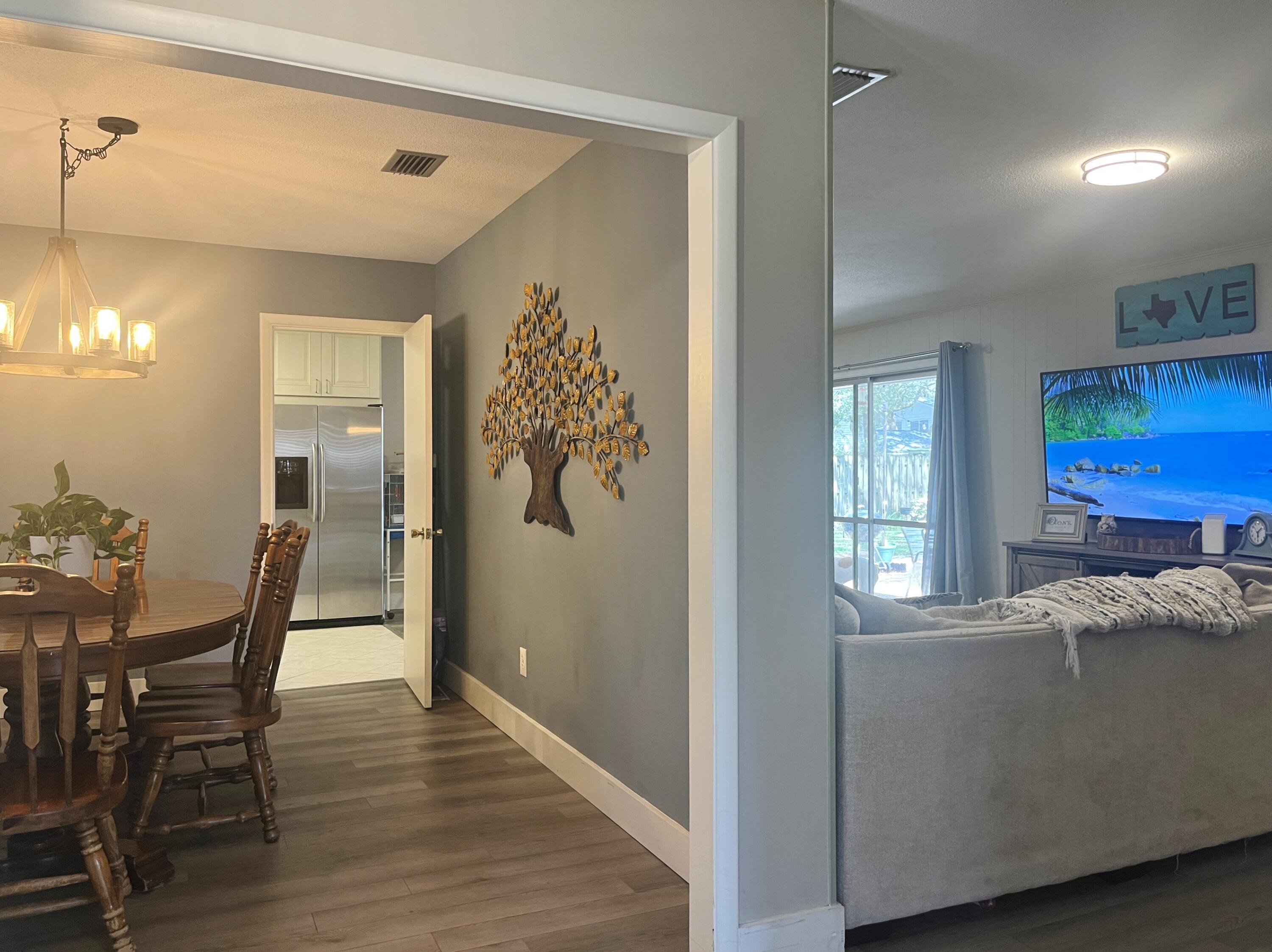64 Linwood Road Northwest Fort Walton Beach, FL 32547 - Photo 22 of 40 Dinging Room to Living room