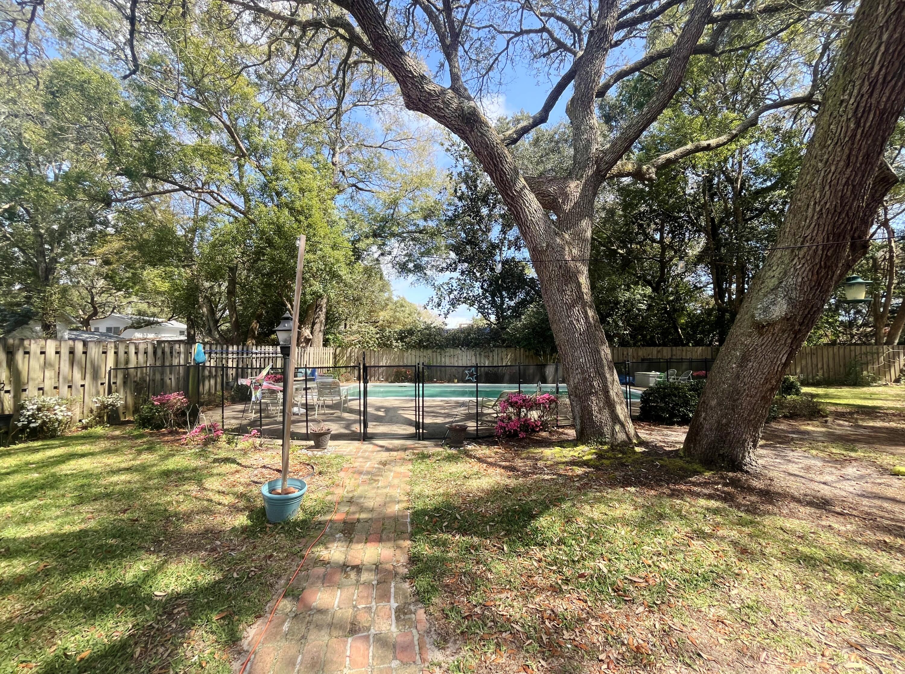 64 Linwood Road Northwest Fort Walton Beach, FL 32547 - Photo 28 of 40 Step outside to the Oasis