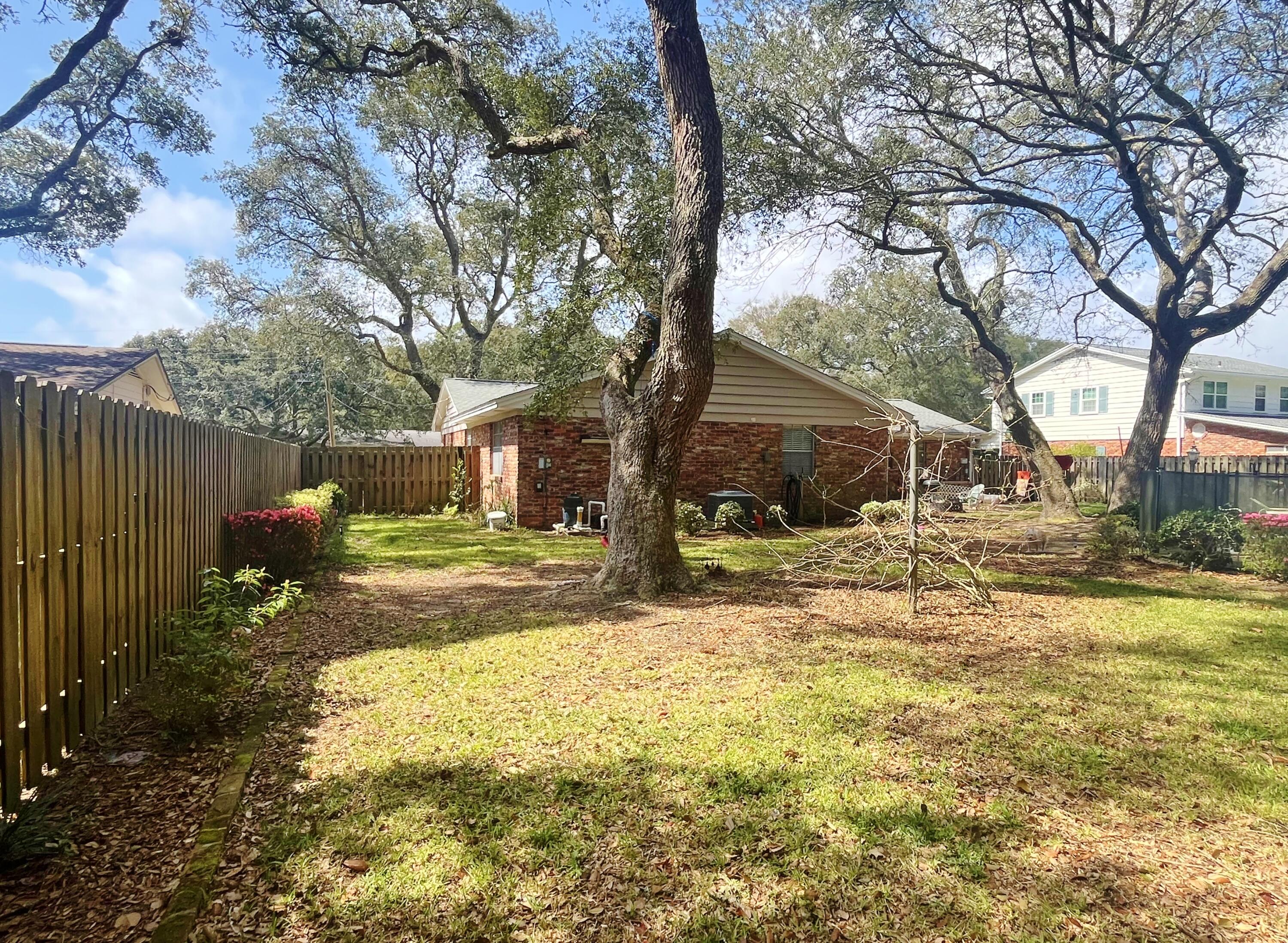 64 Linwood Road Northwest Fort Walton Beach, FL 32547 - Photo 30 of 40 Fenced in Yard