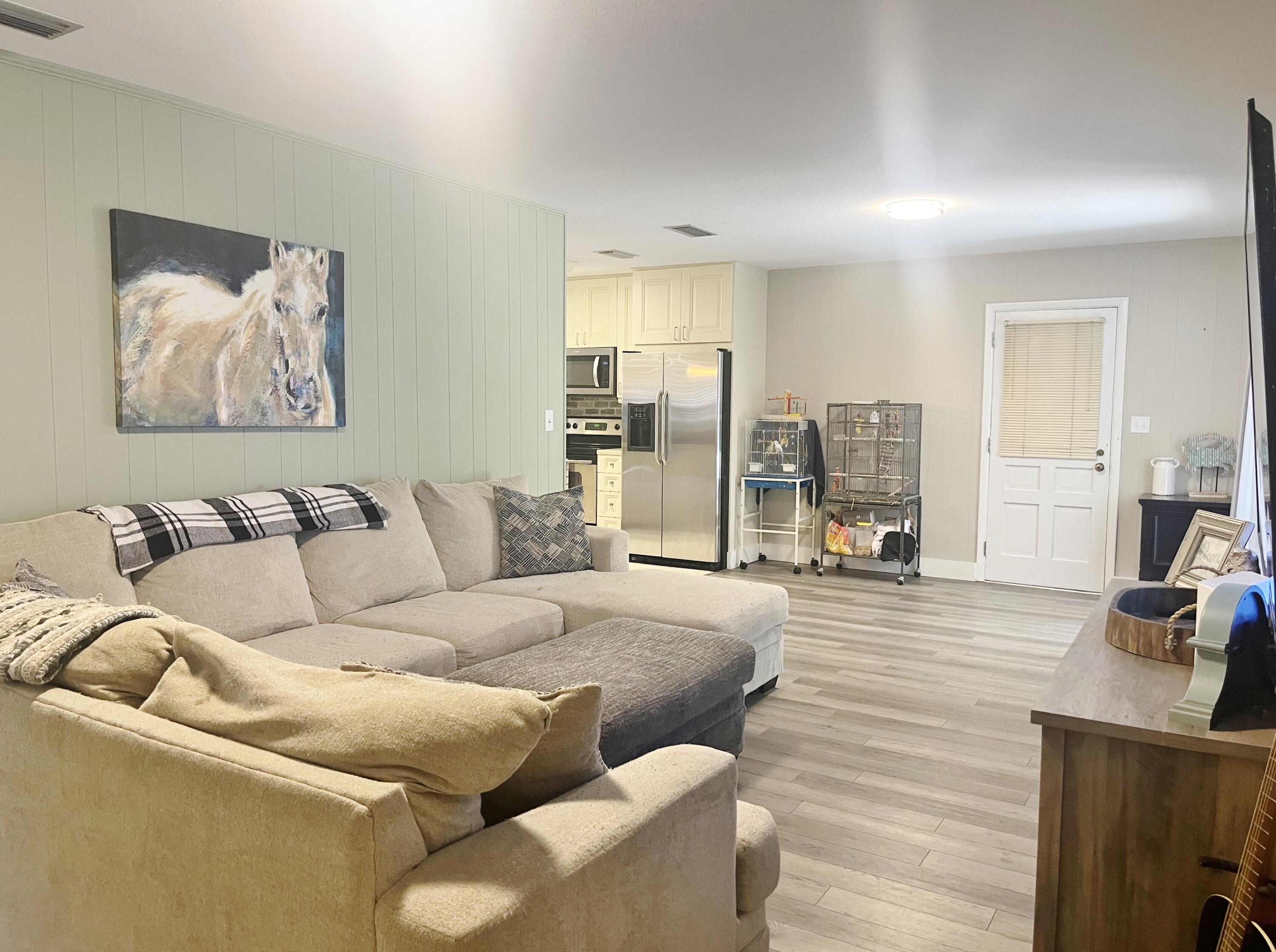 64 Linwood Road Northwest Fort Walton Beach, FL 32547 - Photo 5 of 40 Spacious LIving Room