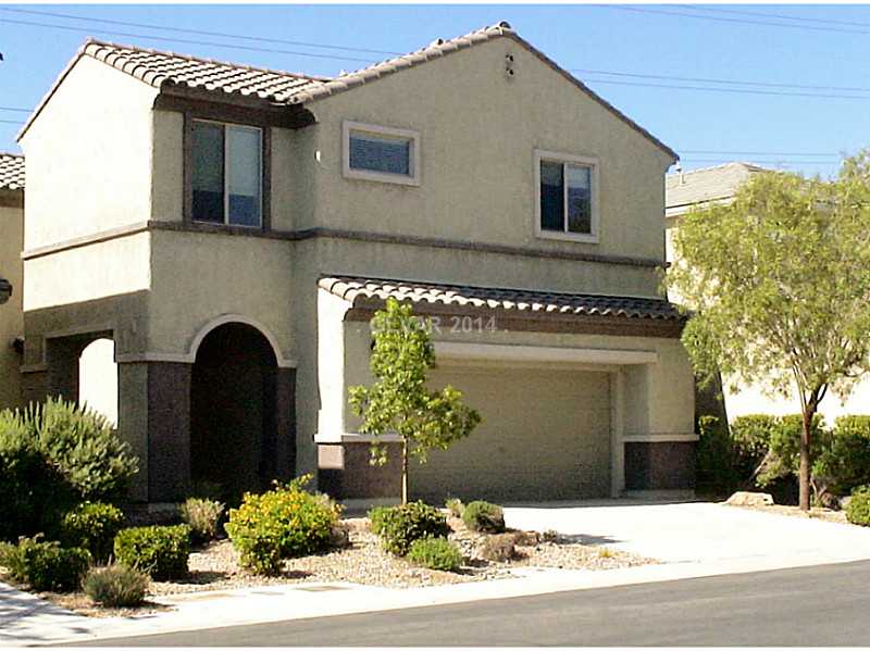 Property Photo. Over 2000 Sq. Ft - 3 Bedrooms / 3 Baths plus Loft