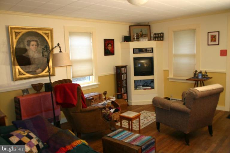 55 Walnut Grove Road Elkton, MD 21921 - Photo 3 of 10 LIVING ROOM WITH HARDWOOD FLOORS