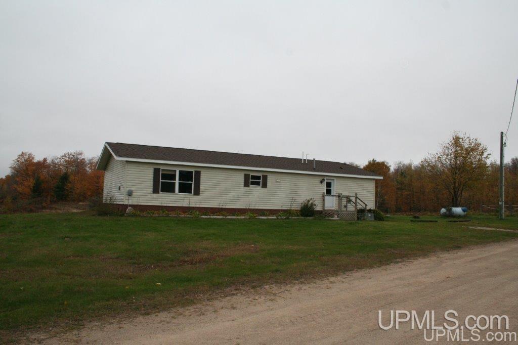 N6511 Connors Road Munising, MI 49862 - Photo 3 of 39