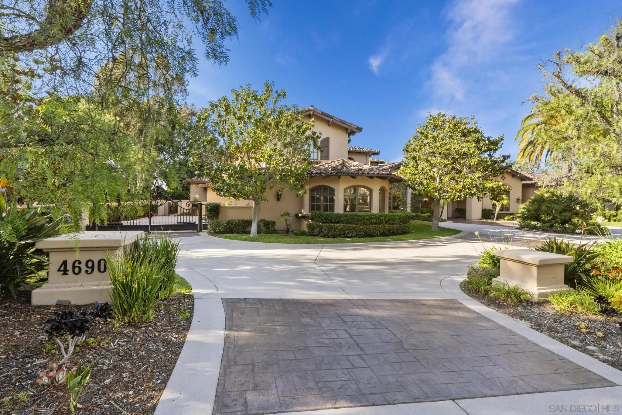 4690 Rancho Del Mar Trail San Diego, CA 92130 - Photo 5 of 64