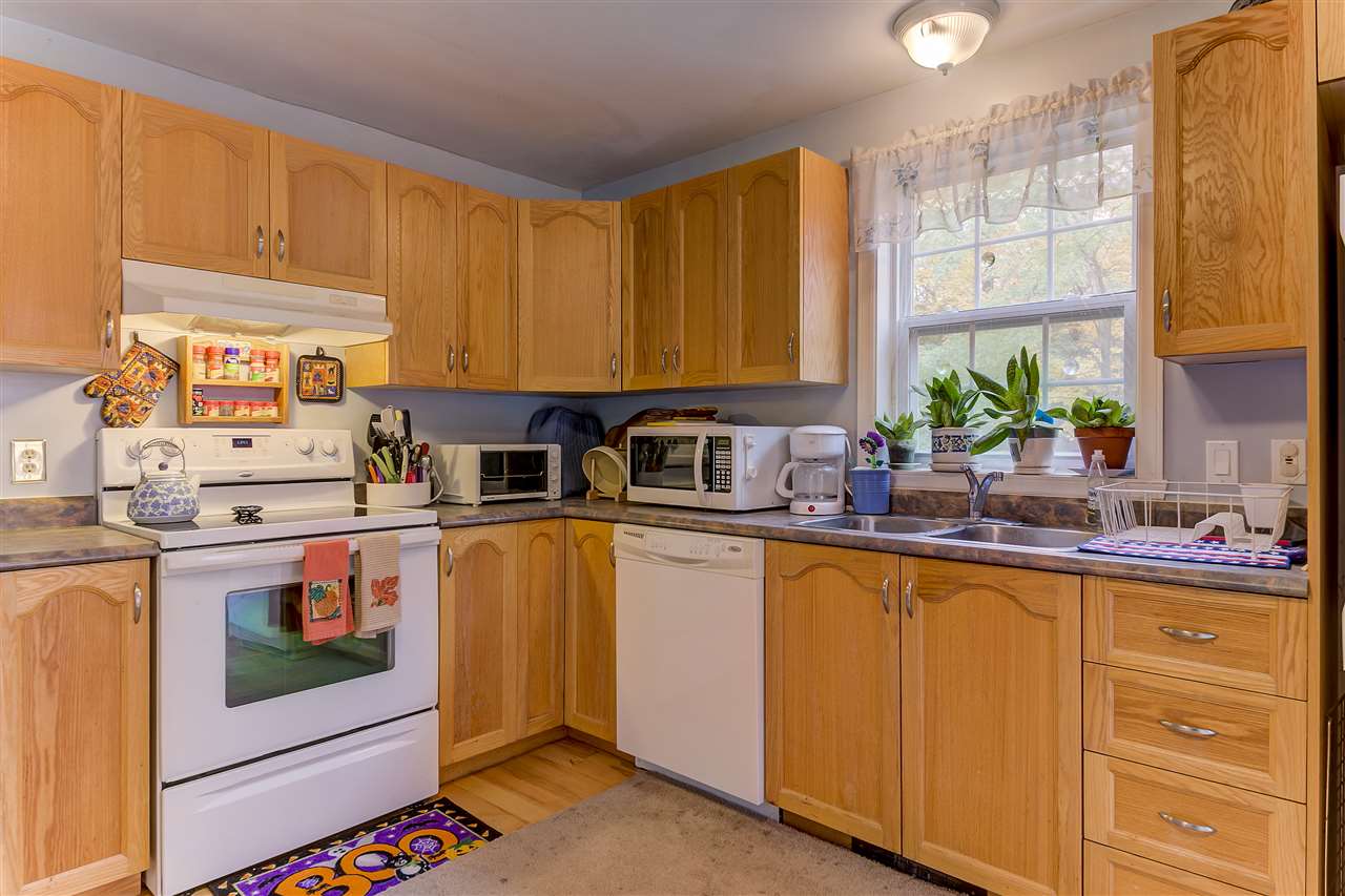 21 Axams Road Conway, NH 03818 - Photo 7 of 33