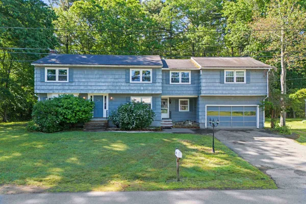 $599,900 | 20 Garrison Road, Salem, NH 03079