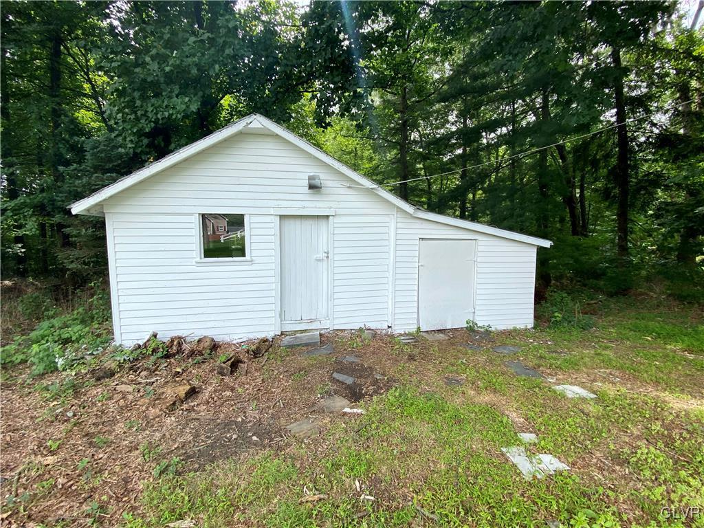 127 Sanders Road Pen Argyl, PA 18072 - Photo 14 of 15 Gallery Image 14