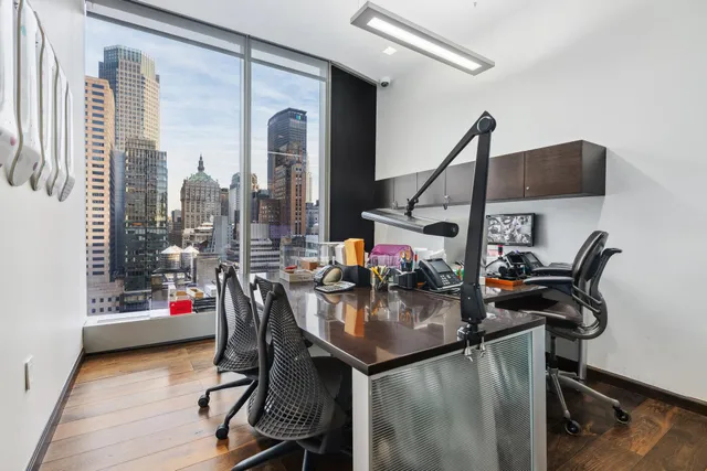 $5,500,000 | 50 West 47th Street, Unit 1808 | Midtown Central