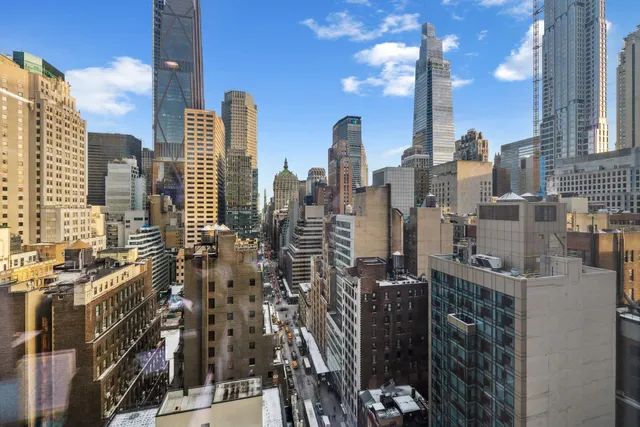$5,500,000 | 50 West 47th Street, Unit 1808 | Midtown Central