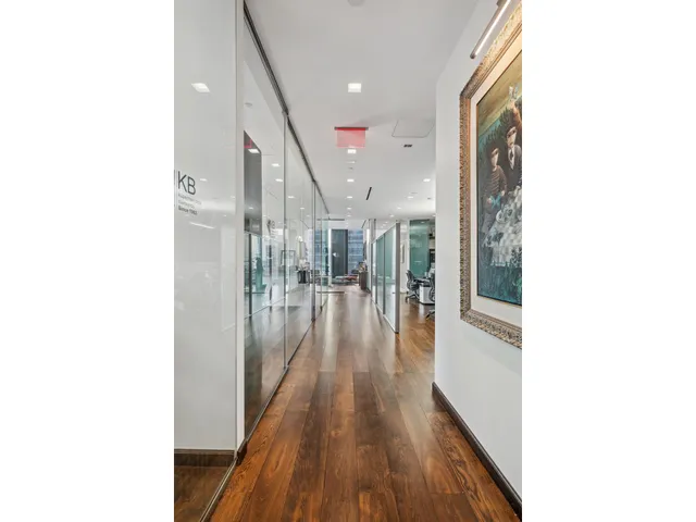 $5,500,000 | 50 West 47th Street, Unit 1808 | Midtown Central