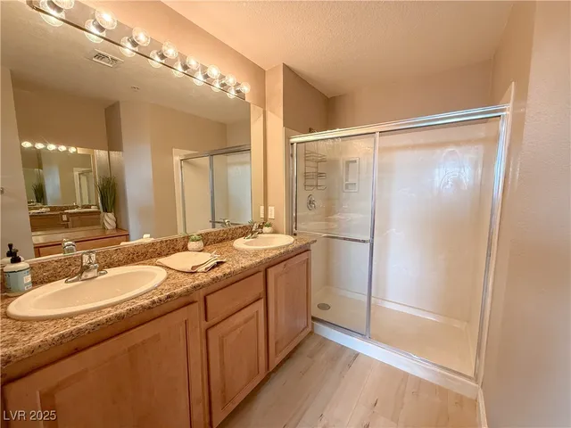 $1,780 | 63 East Agate Avenue, Unit 509, Las Vegas, NV 89123