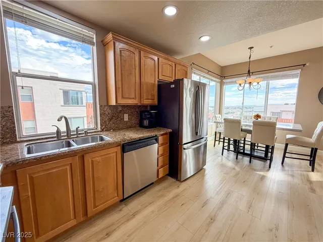 $1,780 | 63 East Agate Avenue, Unit 509, Las Vegas, NV 89123