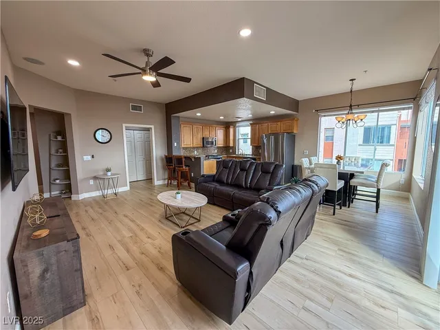 $1,780 | 63 East Agate Avenue, Unit 509, Las Vegas, NV 89123