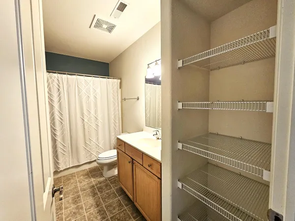 $1,950 | 1850 Stoney Lane, Unit 419, Slinger, WI 53086