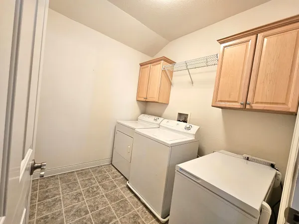 $1,950 | 1850 Stoney Lane, Unit 419, Slinger, WI 53086